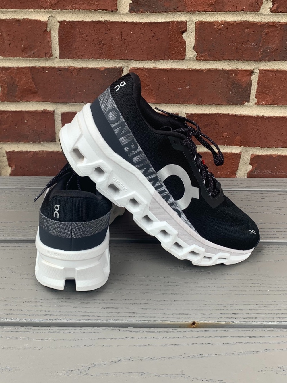 On Running Cloudmonster Sneakers